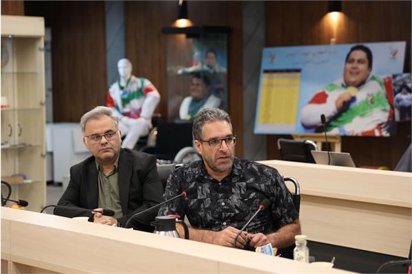 نشست خبری  17